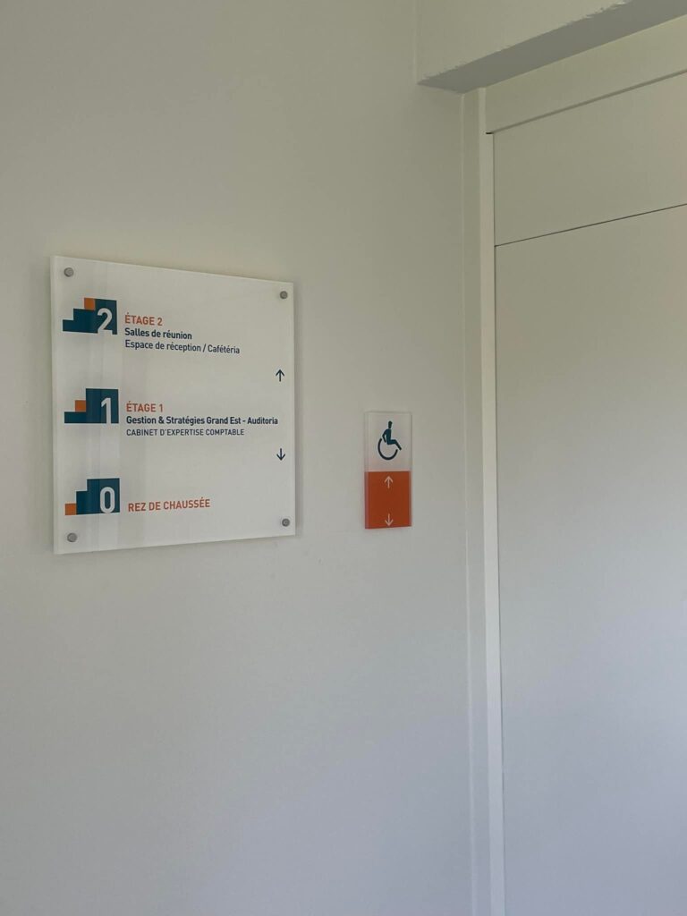 Enseignes et signaletique